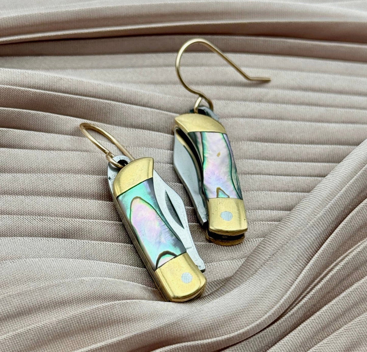 The Billie Earrings (Gold/Abalone)